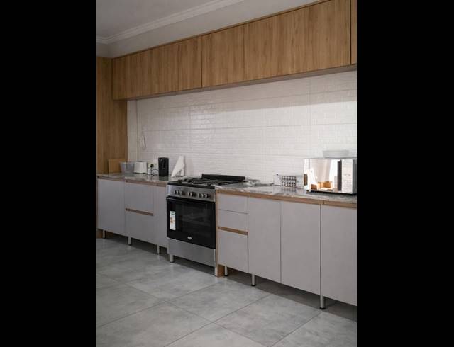 11 BEDROOM TOWNHOUSE FOR SALE IN LAKEFIELD